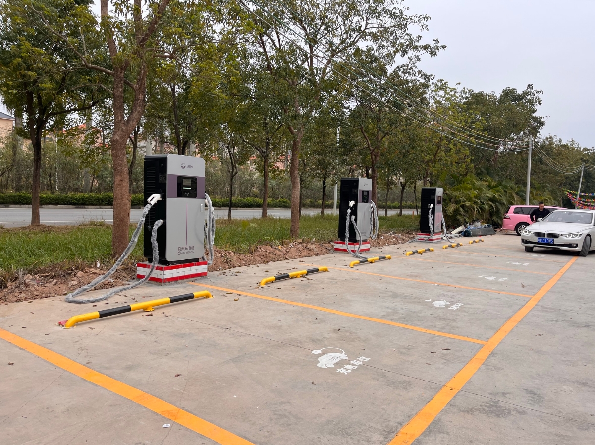 投建一個(gè)10臺(tái)及時(shí)電充電樁的充電站需要多少錢(qián)？